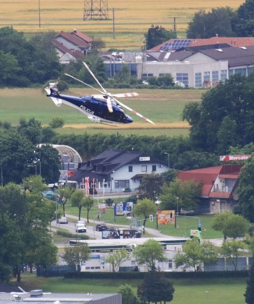 Nad Krškim je med praznikom policije zaokrožil helikopter (FOTO)