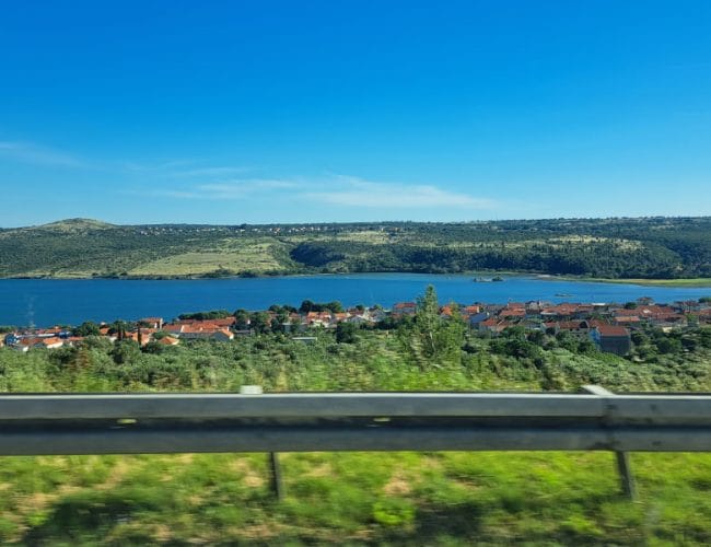 Posedarje pri Zadru: kraj ob Novigradskem morju, ki ga mnogi odkrijejo šele mimogrede
