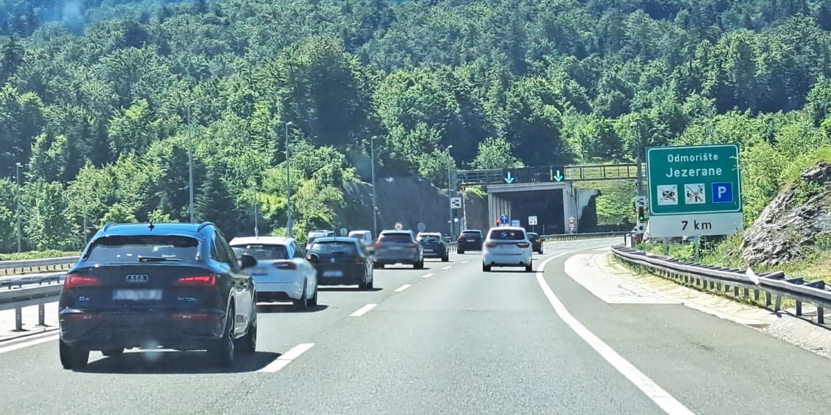 Greste na morje julija? Najpogosteje pozabijo urediti pred odhodom