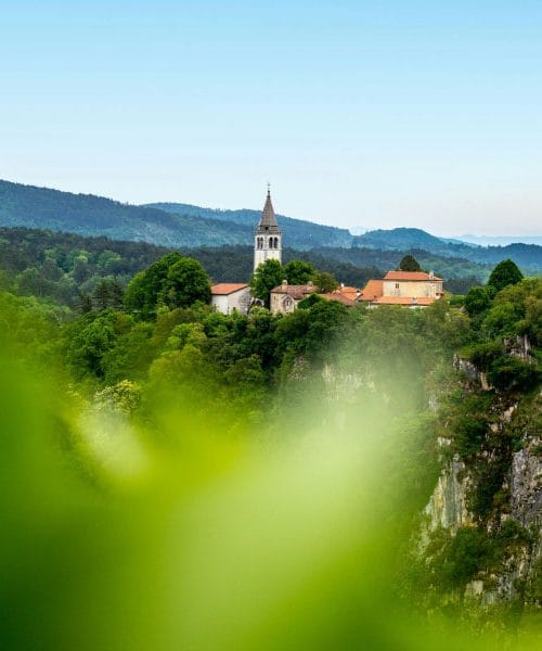 Ste vedeli, da imamo v Sloveniji pet Škocjanov?