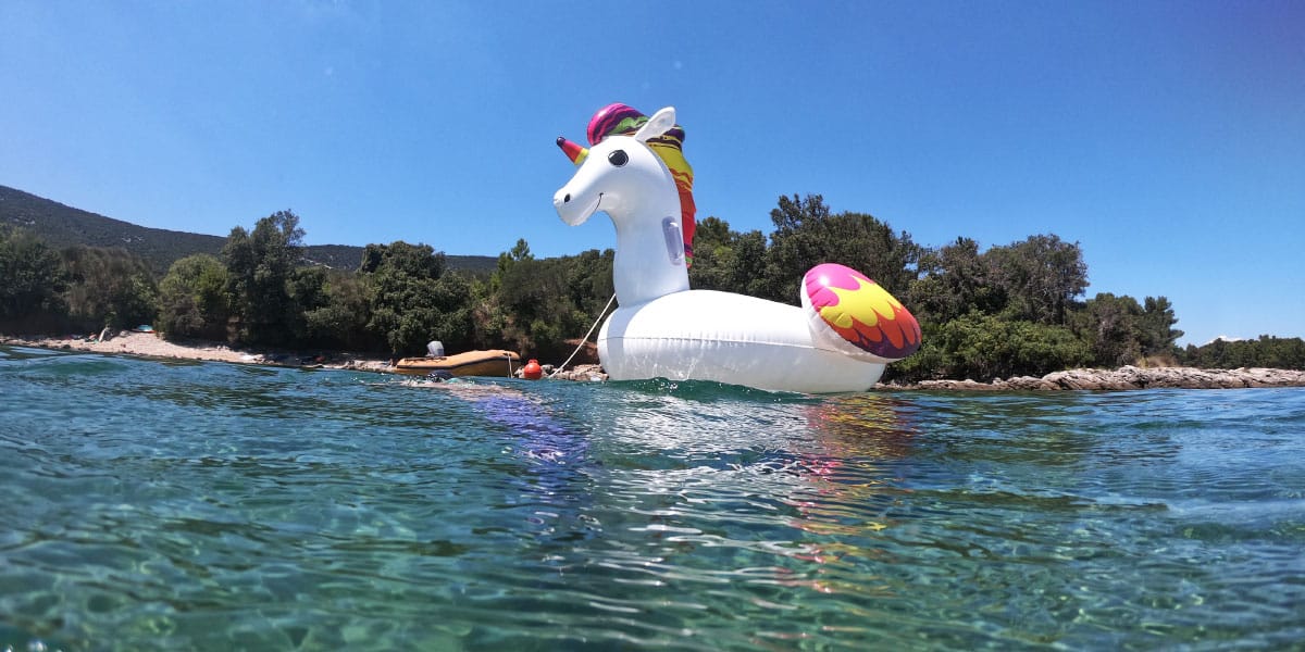 Napihljiva igrača na plaži