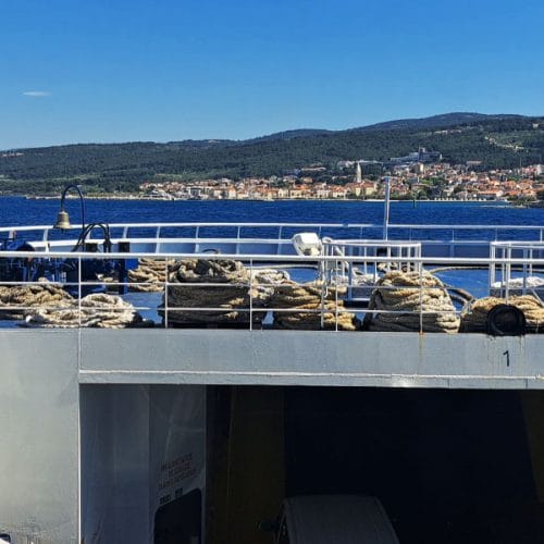 S 1. junijem velja poletni vozni red za trajekt Split – Supetar: na Brač tudi pozno zvečer