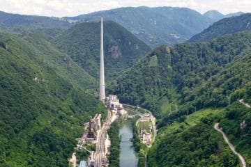 Velikan, ki ga vidimo že od daleč, zgodba pa še vedno buri domišljijo