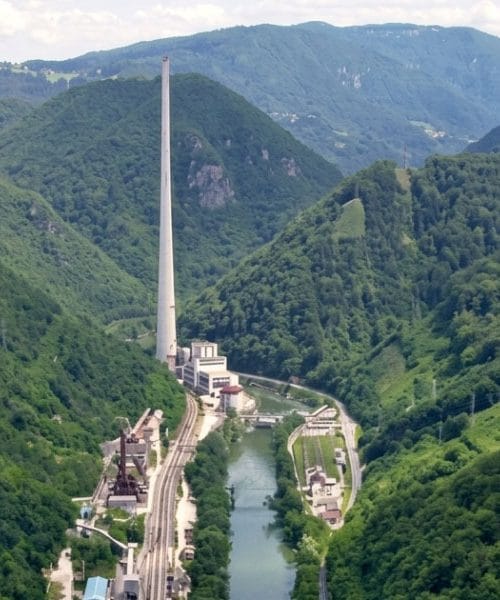 Velikan, ki ga vidimo že od daleč, zgodba pa še vedno buri domišljijo
