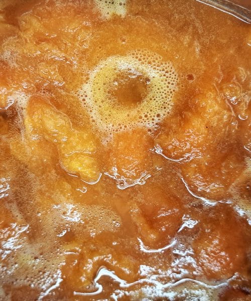 Trik za najboljšo gosto marelično marmelado, ki ne steče z žlice
