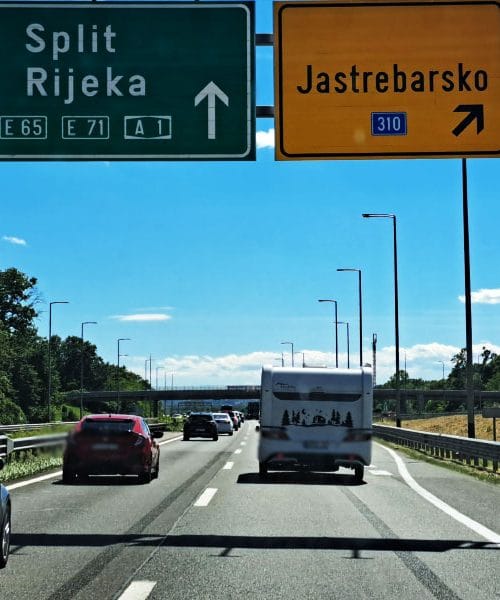 Pet nasvetov, če boste letos na morje peljali počitniško prikolico