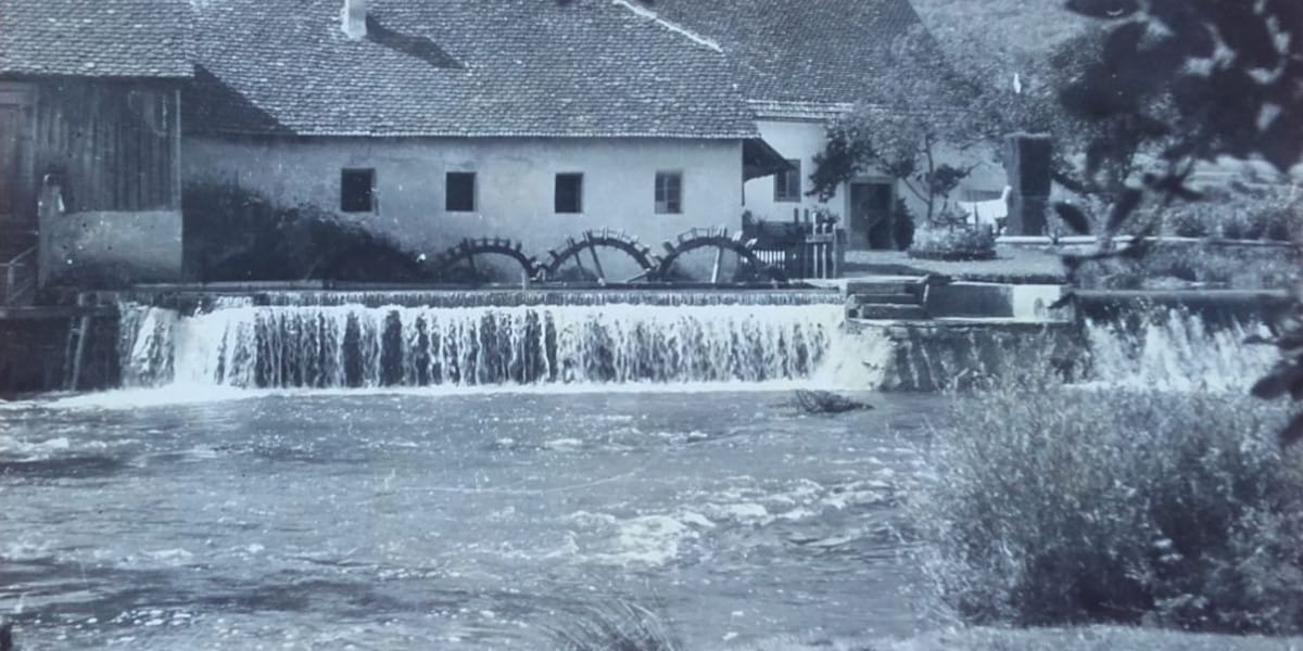 Tako so se ljudje hladili nekoč: senca, reka in preprosti triki brez klimatske naprave