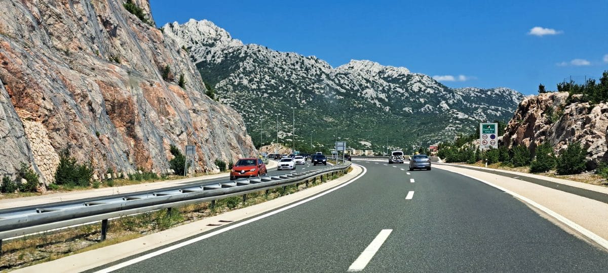 Kako do Dalmacije, če je zaradi burje oviran promet pri predoru Sveti Rok?