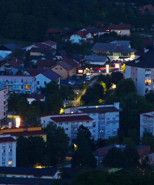V Sloveniji imamo 13 ulic z julijem v imenu, najdaljša je v Krškem