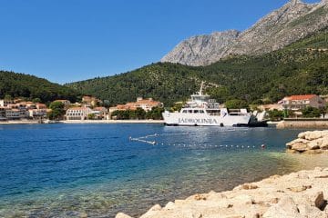 Preverili smo, koliko bo štiričlanska družina plačala za trajekt na Hrvaškem