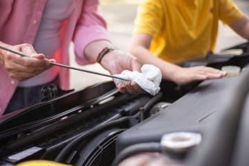 Pred odhodom na pot preverite avto: deset stvari, ki lahko rešijo dopust že doma
