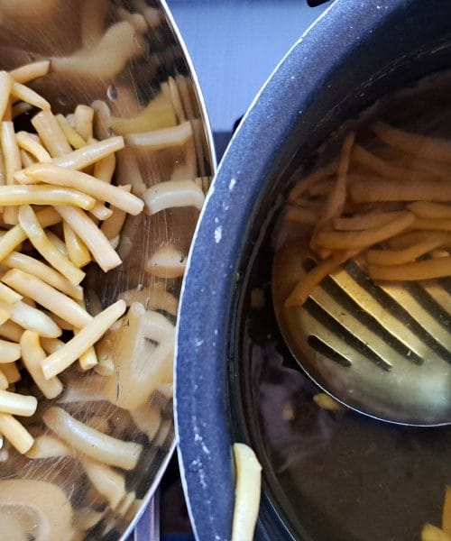 Koliko časa kuhati fižol? Pena na vrhu ni nujno slab znak, a pove nekaj pomembnega
