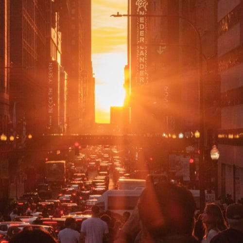Manhattanhenge: konec tedna, ko se sonce v New Yorku ujame med nebotičnike