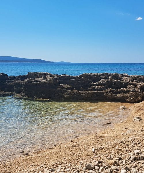 Česa na hrvaških plažah nikakor ne smete početi, če ne želite plačati visoke kazni
