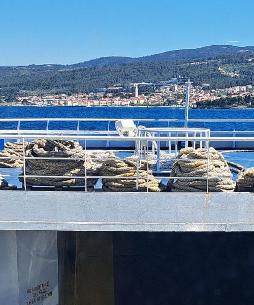 Trajekt Split – Supetar: karto lahko kupite, mesta na trajektu pa ne morete rezervirati