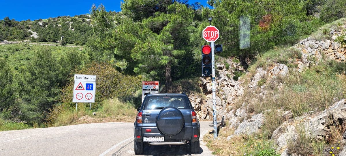 Predor Pitve na Hvaru: ozek prehod do južne obale, ki ga nova cesta ne bo izbrisala