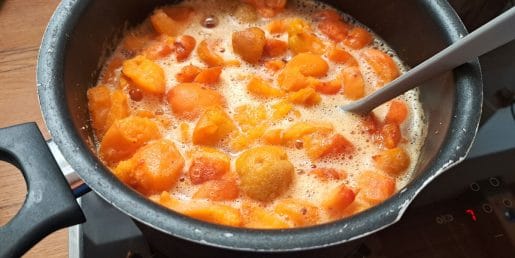 Lahko v marelično marmelado dodate tudi malo nezrele marelice?
