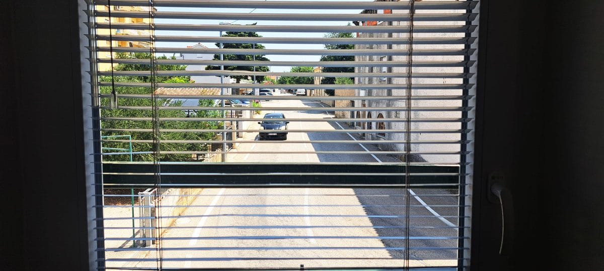 Umazana posoda in nepospravljene postelje: to gostitelje apartmajev najbolj razjezi