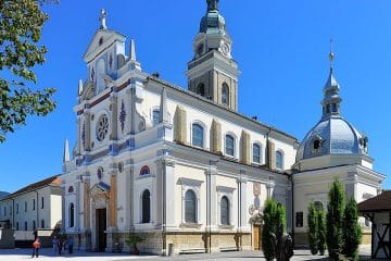 Brezje je najbolj znano romarsko središče v Sloveniji – kaj še lahko tam vidite?
