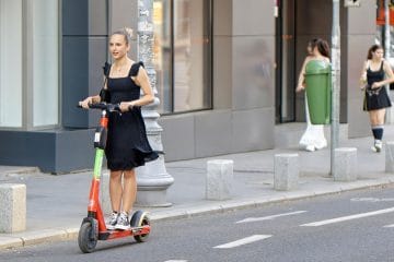 Policija opozarja starše: električni kros motorji in predelani mopedi niso igrače