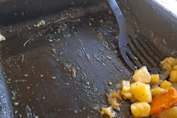 Kako očistiti masten pekač po pečenju rib? Tri metode, ki so res uporabne