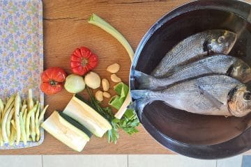Odtaljujete orado ali brancina v vodi? Uporabite hladno, ne mlačne ali vroče