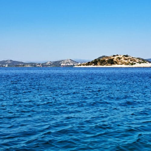 Kdaj se Jadransko morje najbolj segreje? Julij in avgust kopalci pogosto zamenjajo