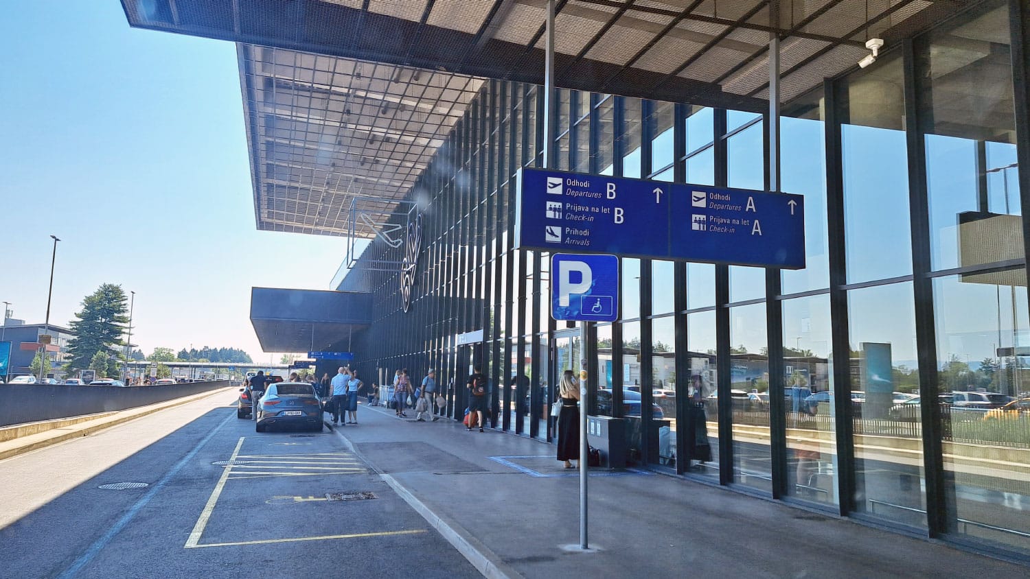 Koliko časa prej moramo biti na letališču, da ne zamudimo leta?