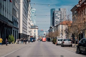 Prvi šolski dan – kje po Sloveniji danes pričakujte največ prometa?