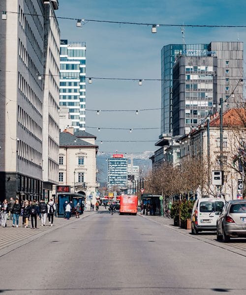 Kje po Sloveniji na prvi šolski dan lahko pričakujete največ prometa?