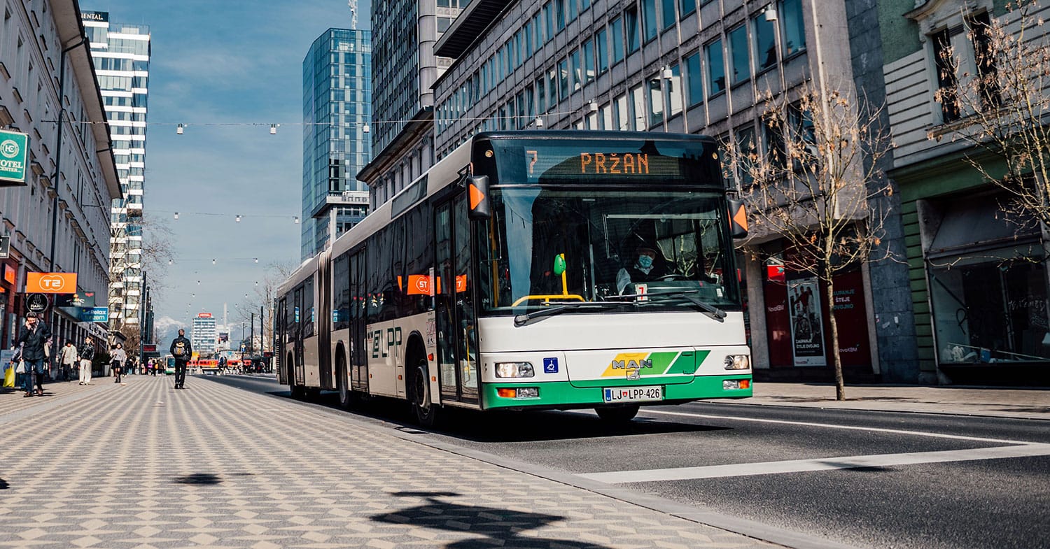 V Ljubljani od torka drugače vozita liniji 2 in 7: preverite novi trasi