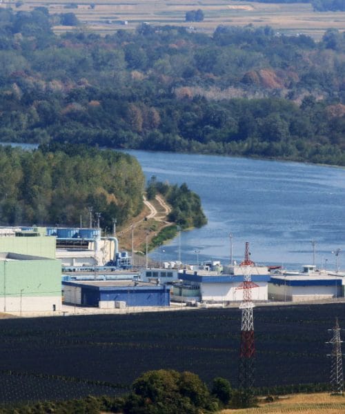 Kako bi potekala zaustavitev Nuklearne elektrarne Krško zaradi prevroče Save?