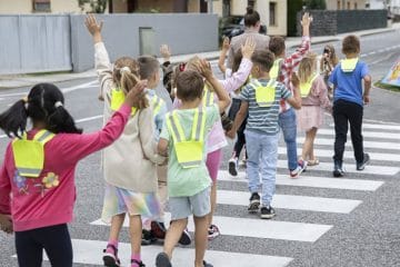 Šolarji se vračajo na ceste, pet korakov za varnejšo pot v šolo