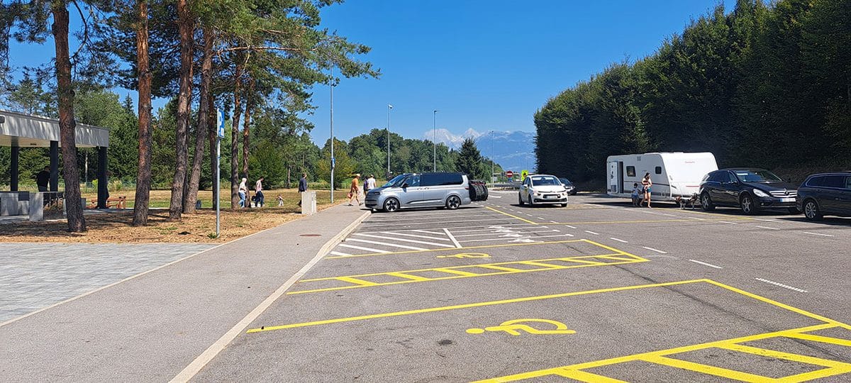 Na dolgi poti ne čakajte na utrujenost: tako pogosto naredite premor na avtocesti