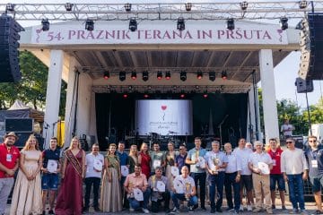 Kras v znamenju terana in pršuta privabil več kot 15.000 obiskovalcev