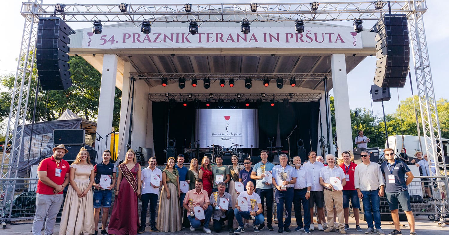 Kras v znamenju terana in pršuta privabil več kot 15.000 obiskovalcev