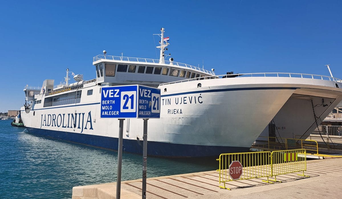 Trajekt Tin Ujević, Luka Split