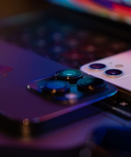 Apple predstavil iPhone Duo in iPhone 18 Pro, prvi zložljivi iPhone prihaja oktobra