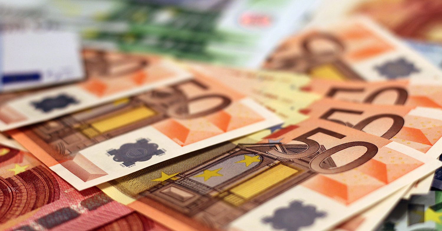 Izplačanih bo več kot 18 milijonov evrov: preverite, komu je namenjen denar