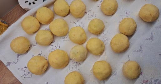 Krompirjevi cmoki bodo za kosilo? Je krompir bolje skuhati isti dan ali že dan prej?