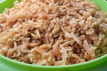 Pečete jabolčno pito? Jabolka naribati ali narezati na rezine – rezultat ni enak