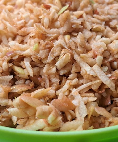 Pečete jabolčno pito? Jabolka naribati ali narezati na rezine – rezultat ni enak