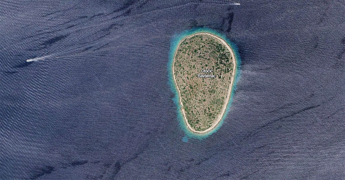 Otok Bavljenac pri Kaprijah na Hrvaškem