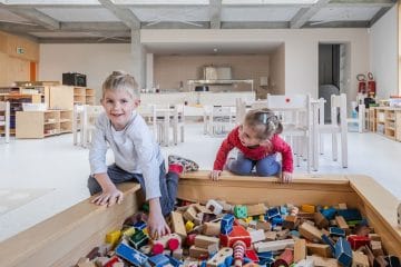 Slaba svetloba, zrak in temperatura lahko tudi vplivajo na učenje otrok