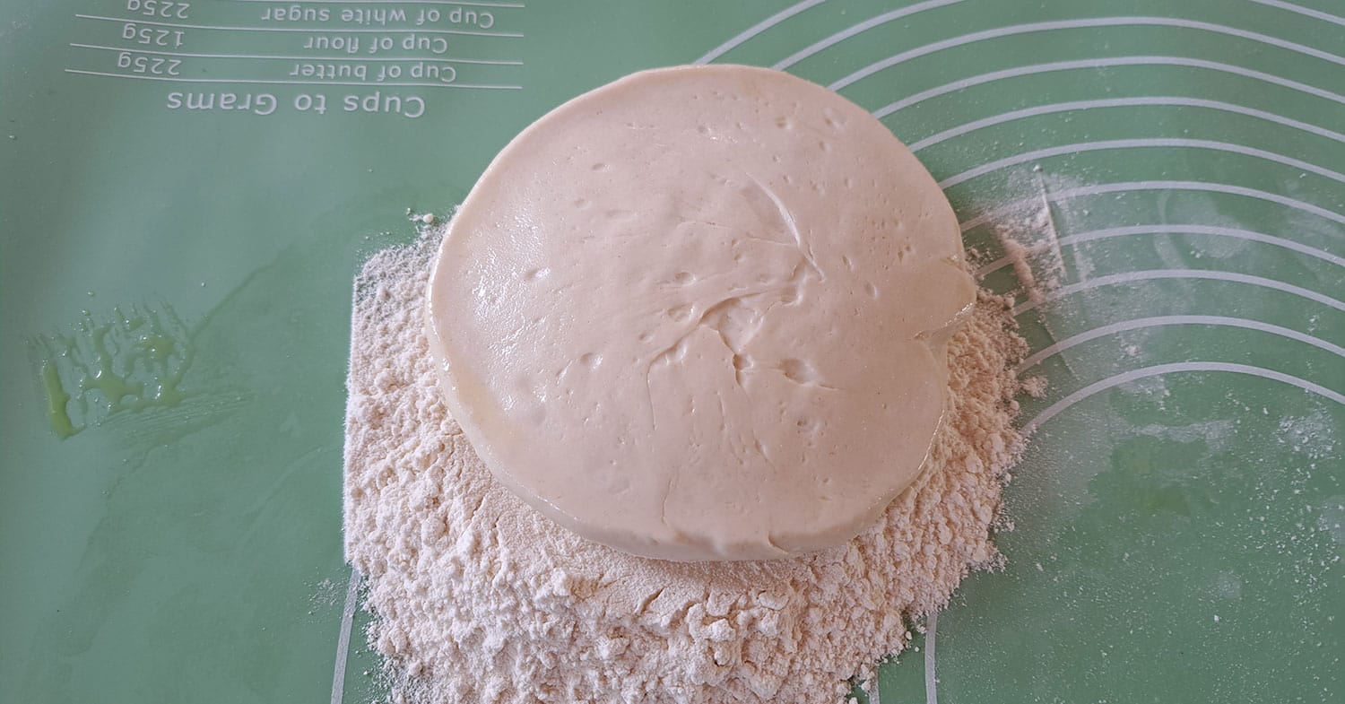 Pizza kalkulator – koliko moke, vode, soli in kvasa potrebujete za hlebčke