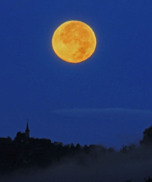 Septembrska polna luna ta konec tedna, nekateri ji pravijo tudi “žetvena”