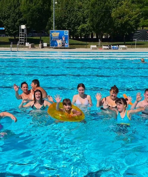 Posavski Sončki so spoznavali tenis in se hladili v Brestanici (FOTO)
