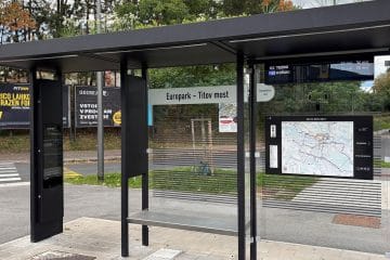 V Mariboru na postajališču pri Europarku po novem nov LED zaslon