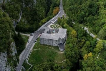 Pri trdnjavi Kluže bo skoraj tri mesece popolna zapora, čez dan dolg obvoz