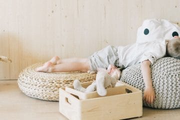 Po prvem tednu šole se pokaže prava utrujenost. Kaj lahko starši spremenijo že zvečer?